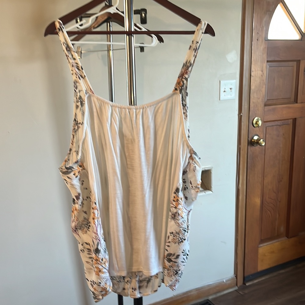 Floral Tank - Picture 2 of 3